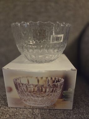 New In Box Fifth Avenue Crystal 6" Fairmont Bowl